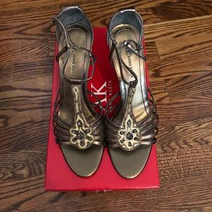 ANNE KLEIN AKODELLE HEEL